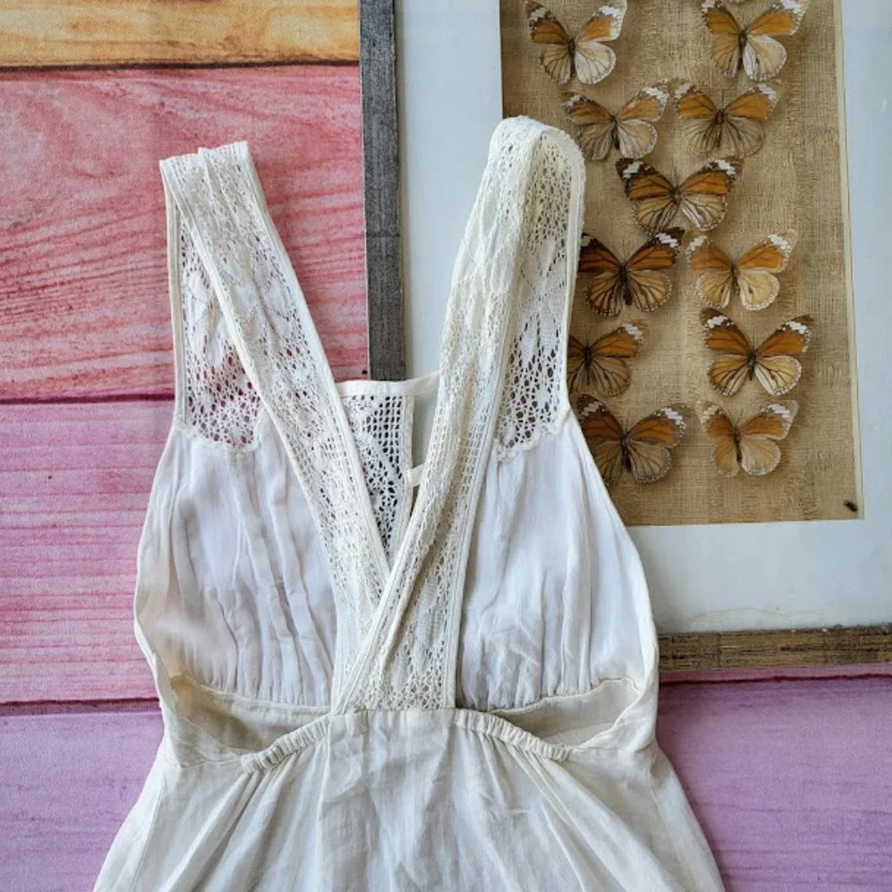 Urban Outfitters‎ White Antoinette Open Back Lace Trim RUffle Hem Midi Dress XS